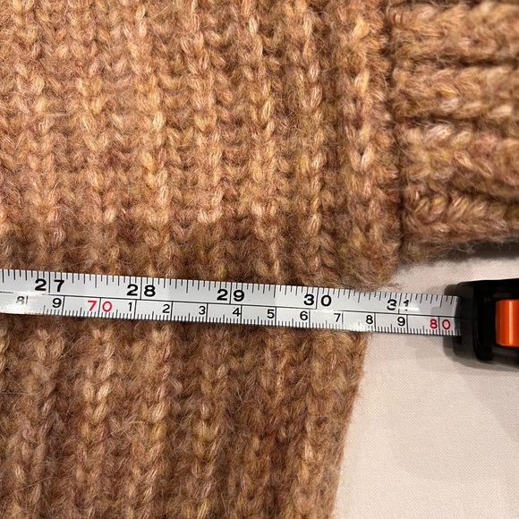 🔥🔥Lunya Chunky Alpaca Cable Knit Sweater. Size. M - Picture 12 of 13